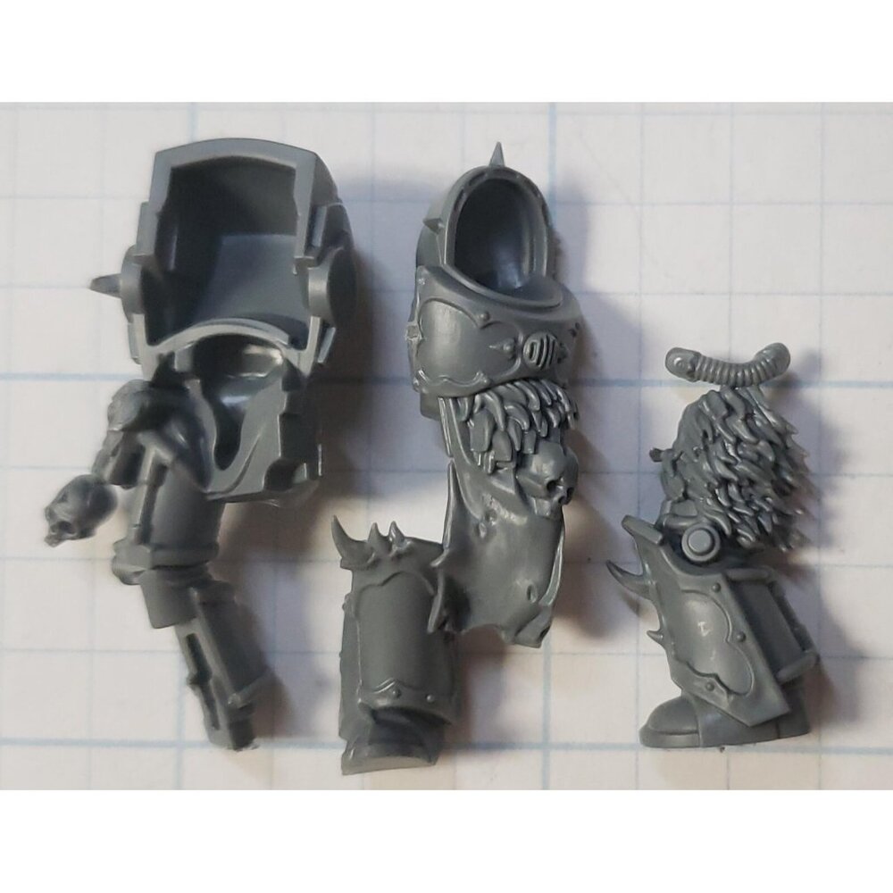 Warhammer 40k Chaos Space Marines Bits CTS Terminator Torso Legs Set #14 - Picture 2 of 3